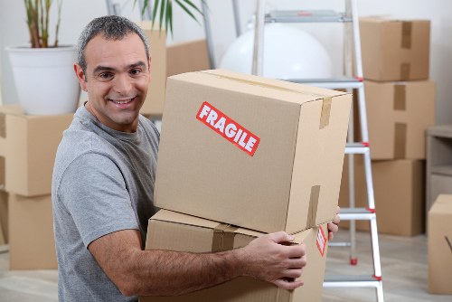 Packing and loading help for a small home move in Roehampton